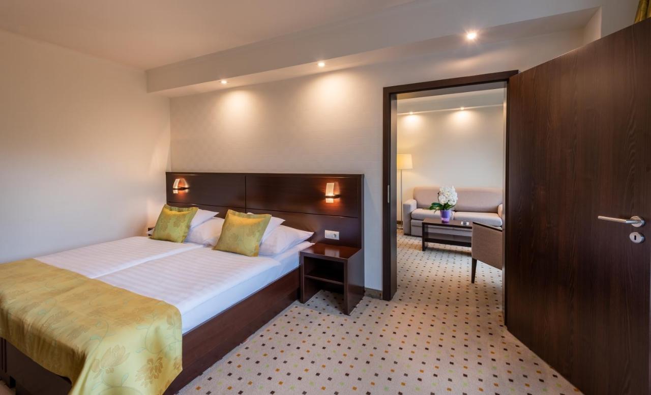 Hunguest Hotel Gyula Extérieur photo