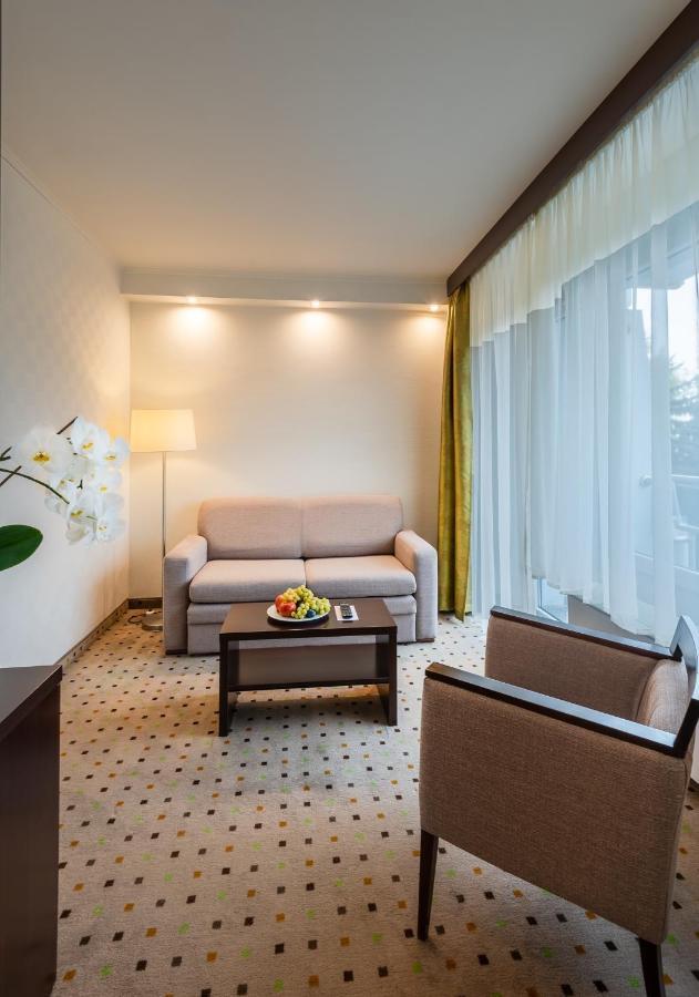 Hunguest Hotel Gyula Extérieur photo