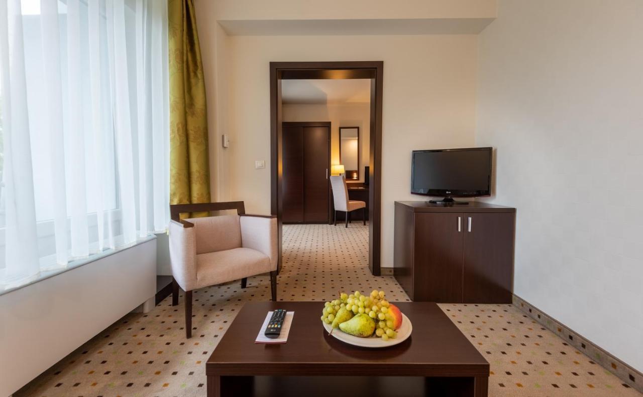Hunguest Hotel Gyula Extérieur photo